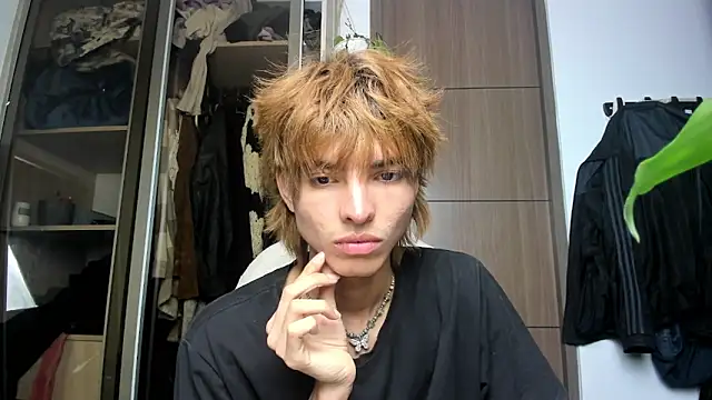 Snapshot of santy-kitty chatting on 02-22-25, 03:23 santy-kitty online show from 02-22-25, 03:23