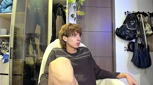 Snapshot of santy-kitty chatting on 01-29-25, 04:36 santy-kitty online show from 01-29-25, 04:36