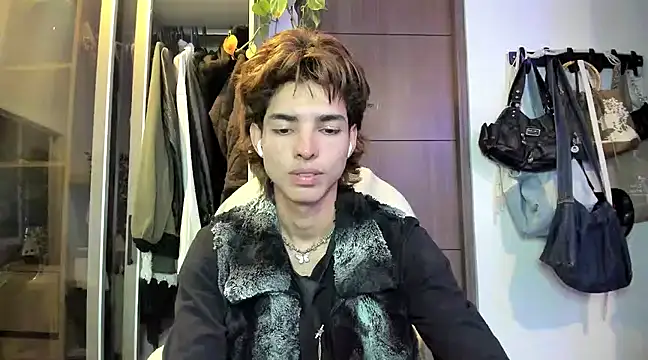 Snapshot of santy-kitty chatting on 01-26-25, 01:09 santy-kitty online show from 01-26-25, 01:09