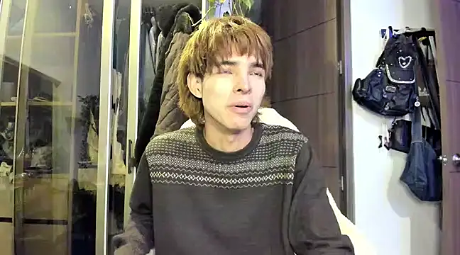Snapshot of santy-kitty chatting on 01-29-25, 01:27 santy-kitty online show from 01-29-25, 01:27