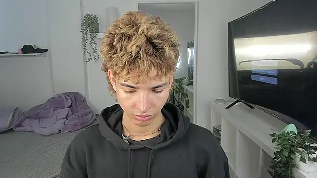 santy-kitty online show from 11-06-25, 07:51