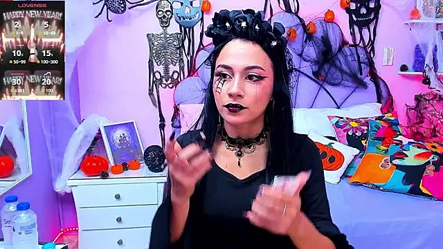 HannaPretthy online show from 10-31-25, 12:35