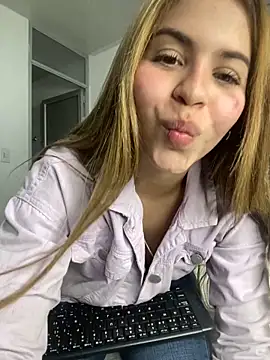 Snapshot of Mary_ivett chatting on 02-17-25, 07:01 Mary ivett online show from 02-17-25, 07:01