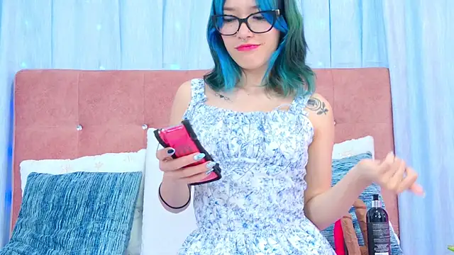 AlliciaKim online show from 11-04-25, 07:50