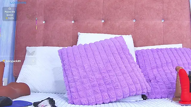 Snapshot of AlliciaKim chatting on 02-12-26, 11:54 AlliciaKim online show from 02-12-26, 11:54