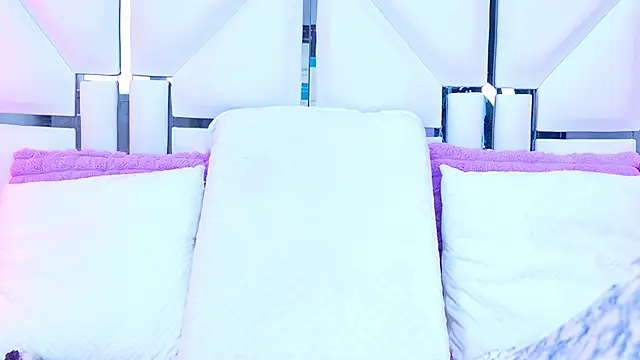 Snapshot of AlliciaKim chatting on 02-26-26, 12:05 AlliciaKim online show from 02-26-26, 12:05