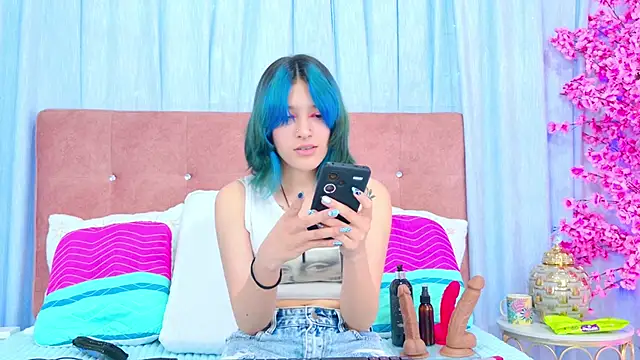 AlliciaKim online show from 11-06-25, 07:18