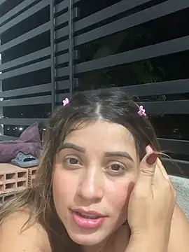 perlita05 online show from 10-04-25, 02:24