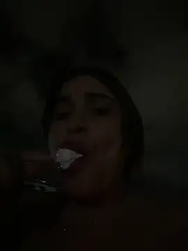 Snapshot of perlita05 chatting on 01-16-26, 01:20 perlita05 online show from 01-16-26, 01:20