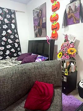 perlita05 online show from 10-27-25, 04:35