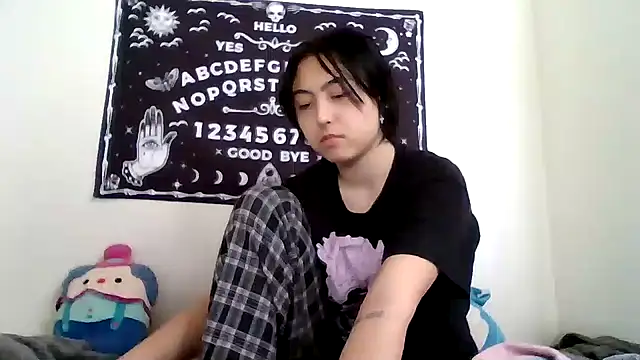 Valentineyittk online show from 12-23-24, 08:36