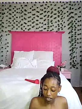 Snapshot of 02Boitybaby chatting on 06-12-26, 11:19 02Boitybaby online show from 06-12-26, 11:19