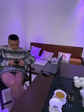 Snapshot of ShaoZian_1 chatting on 11-24-25, 07:41 ShaoZian 1 online show from 11-24-25, 07:41