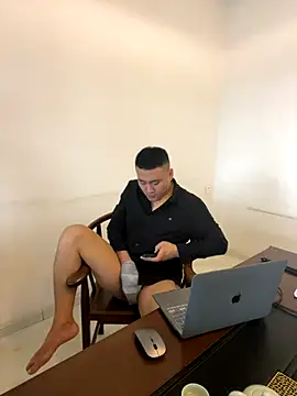 Snapshot of ShaoZian_1 chatting on 10-16-25, 05:59 ShaoZian 1 online show from 10-16-25, 05:59