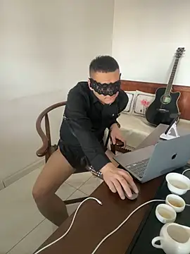 Snapshot of ShaoZian_1 chatting on 11-14-25, 05:55 ShaoZian 1 online show from 11-14-25, 05:55