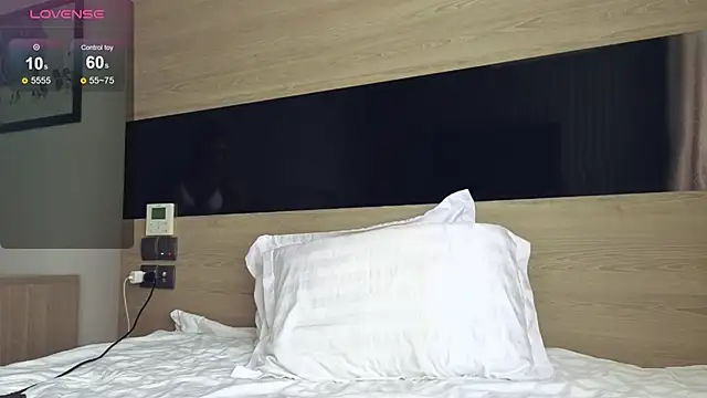 Snapshot of ChloeTeles_ chatting on 09-14-25, 05:41 ChloeTeles online show from 09-14-25, 05:41