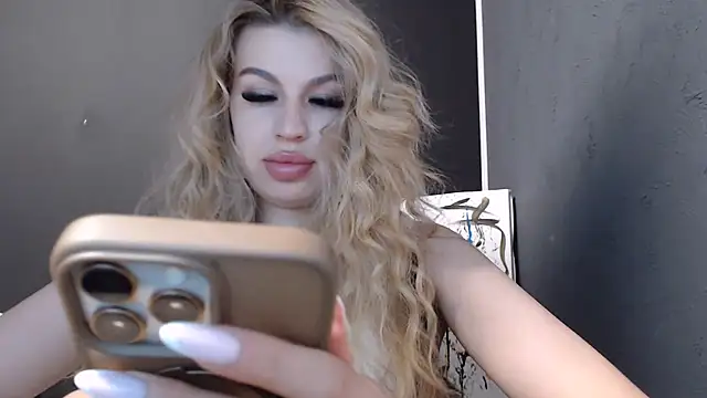 Snapshot of Your_Jessy chatting on 07-17-26, 12:13 Your Jessy online show from 07-17-26, 12:13
