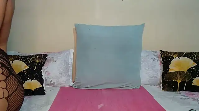 DiamondLuv29 online show from 06-27-26, 02:28