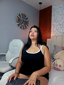 EmaBakker online show from 12-19-25, 12:07