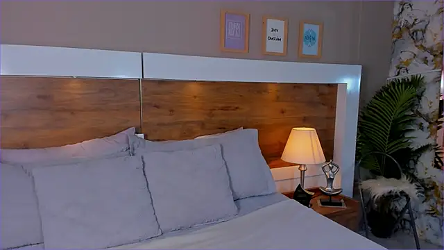 EmaBakker online show from 11-07-25, 12:21