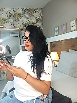 EmaBakker online show from 12-14-25, 12:11