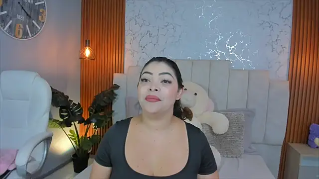 EmaBakker online show from 04-10-26, 09:27