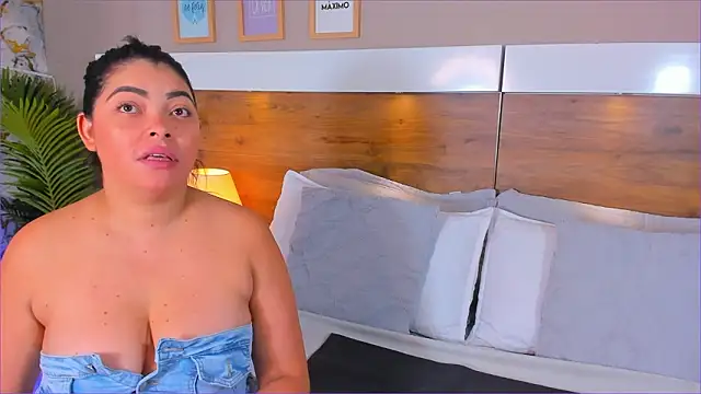 EmaBakker online show from 02-12-26, 07:41