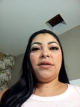 Snapshot of EmaBakker chatting on 09-23-25, 12:12 EmaBakker online show from 09-23-25, 12:12