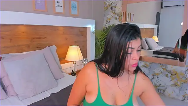 EmaBakker online show from 11-29-25, 12:38