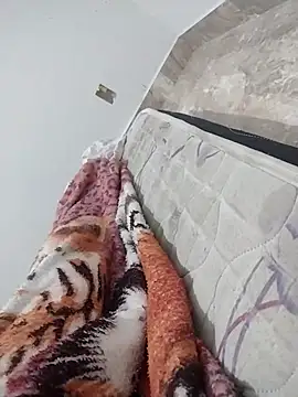 Snapshot of lm279 chatting on 02-27-25, 01:08 lm279 online show from 02-27-25, 01:08