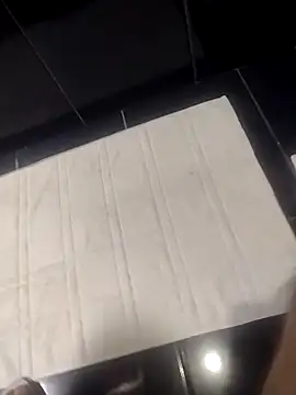 Snapshot of lm279 chatting on 02-16-25, 03:38 lm279 online show from 02-16-25, 03:38