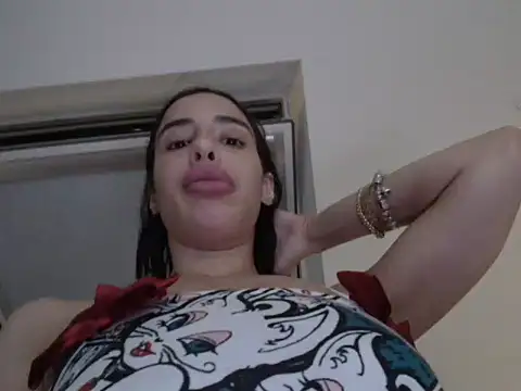 Snapshot of diamondko chatting on 07-09-26, 12:44 diamondko online show from 07-09-26, 12:44