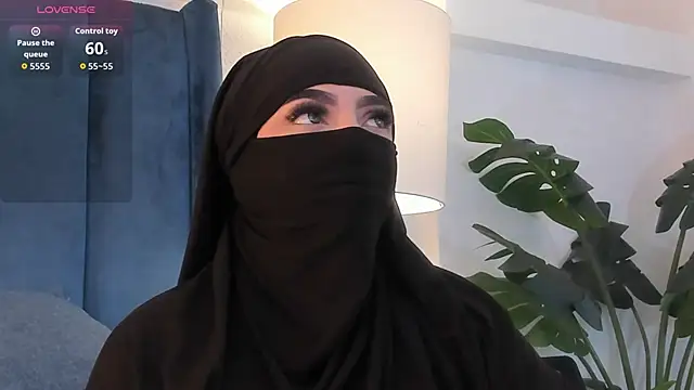 Snapshot of _malih_ chatting on 10-02-25, 12:30 malih online show from 10-02-25, 12:30
