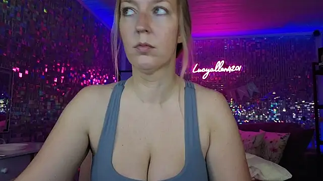 lucyallen4201 online show from 05-07-26, 10:18