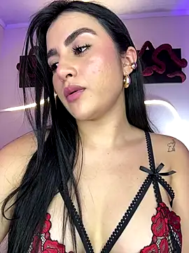 Snapshot of anniemorgan01 chatting on 11-06-25, 01:20 anniemorgan01 online show from 11-06-25, 01:20