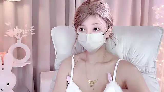 Snapshot of UUKiss_ chatting on 02-16-25, 07:49 UUKiss online show from 02-16-25, 07:49