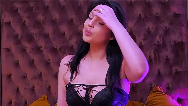 Snapshot of GiuliaHarvey chatting on 02-02-26, 07:57 GiuliaHarvey online show from 02-02-26, 07:57