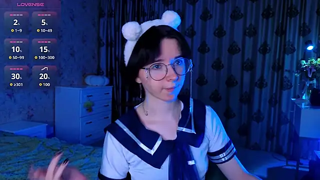 Nora Failure online show from 11-06-25, 01:37