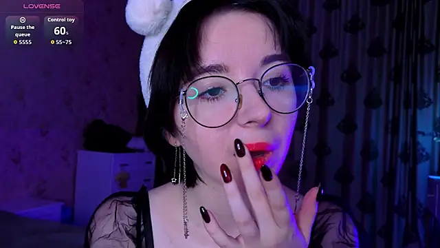 Nora Failure online show from 11-07-25, 01:15