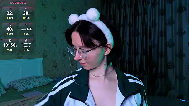 Nora Failure online show from 11-22-25, 03:27