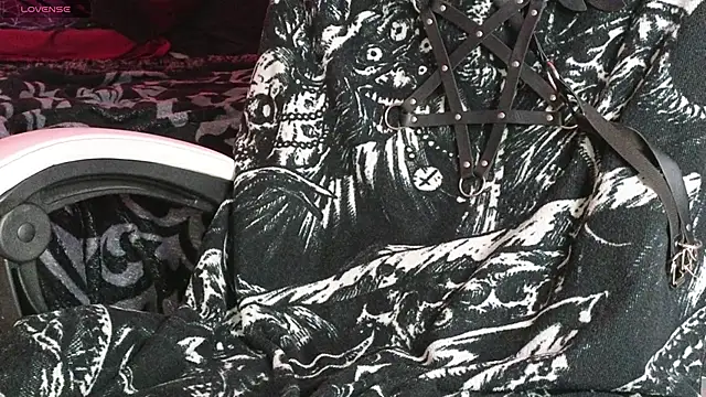 Devil s bride online show from 04-20-26, 04:30