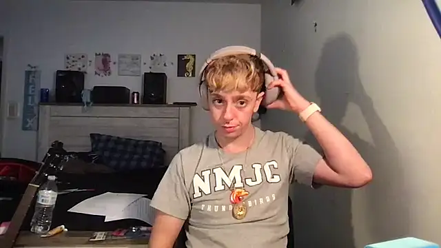 twentywithafelonyy online show from 02-17-25, 05:44