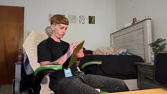 twentywithafelonyy online show from 11-15-25, 06:12