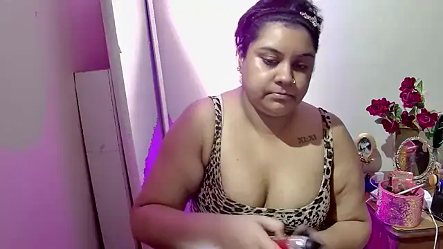 Snapshot of GoddessLorenaTheeSiren chatting on 03-06-25, 02:08 GoddessLorenaTheeSiren online show from 03-06-25, 02:08