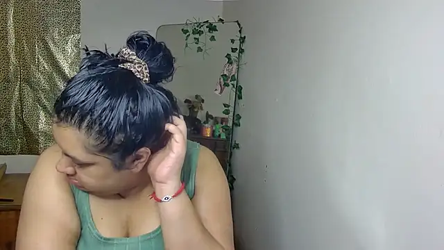 Snapshot of GoddessLorenaTheeSiren chatting on 09-09-25, 09:30 GoddessLorenaTheeSiren online show from 09-09-25, 09:30