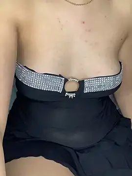 Layla-daloua online show from 03-08-25, 01:50