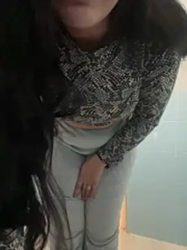 Layla-daloua online show from 02-12-26, 05:02