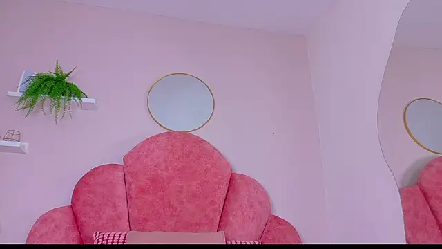 ParisFox  online show from 02-24-26, 07:37