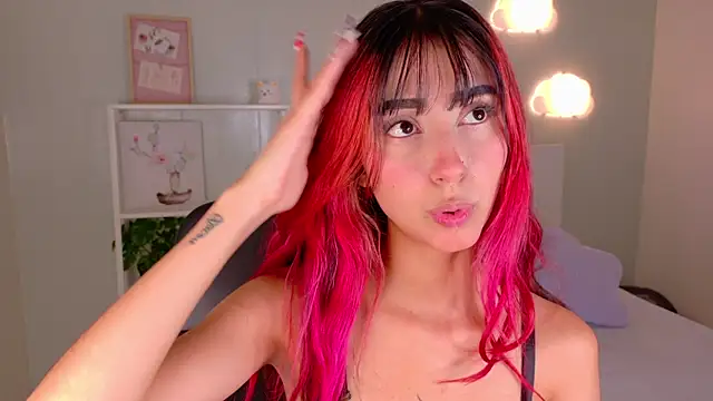 ParisFox  online show from 11-28-25, 07:47