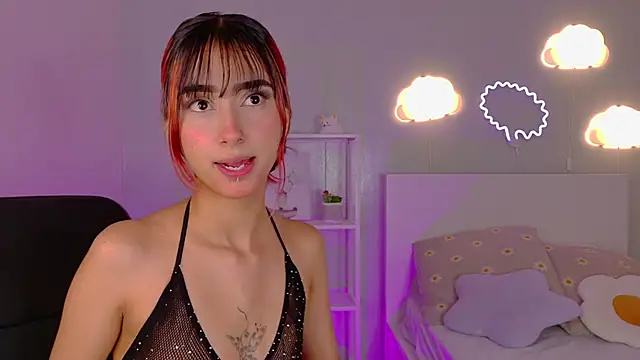 ParisFox  online show from 12-19-25, 01:02